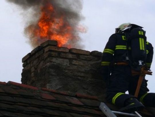 Rozpoczął się sezon na pożary sadzy w kominach