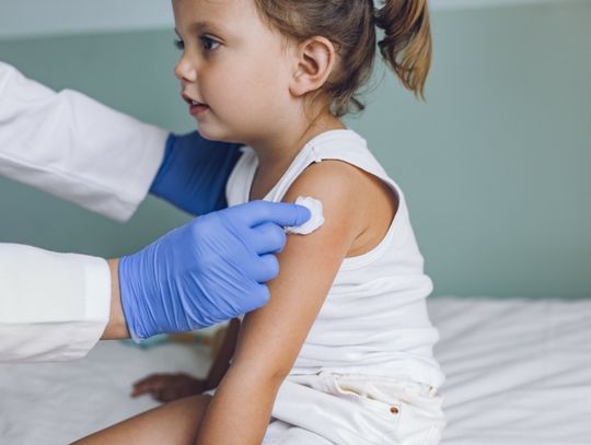 Rząd zaostrza działania. Lekarze mają raportować kto nie chce szczepić dzieci