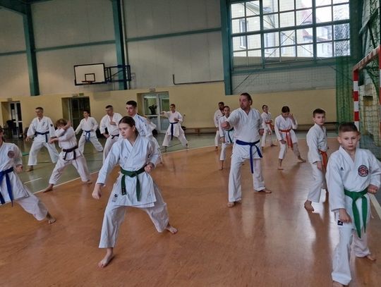 Samuraje na szkoleniach i treningach w karate i boksie