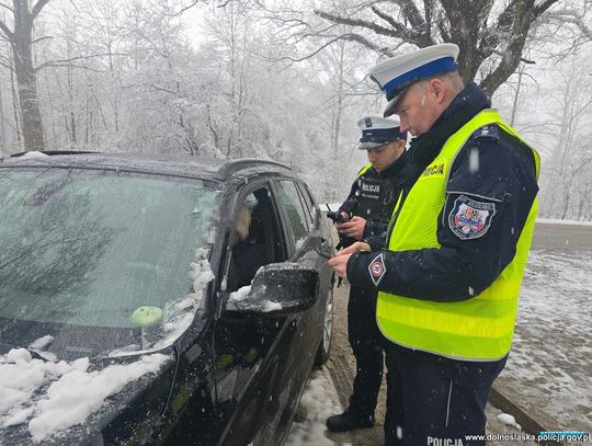 Skontrolowali 60 kierowców - 28 wykroczeń i 6 zatrzymanych dowodów