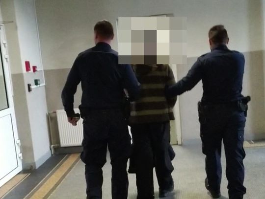 Skopał, okradł a później ukrył się w szafie...