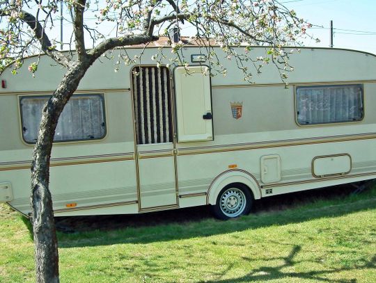 Skradziony kemping znaleziono na plaży w gminie Leśna