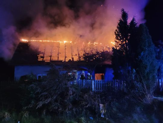 Smolnik. Pożar strawił dom, ogień zauważył przejeżdżający kierowca