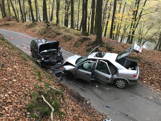 Sprawca zbiegł pozostawiając w aucie pasażerów