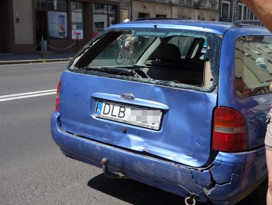 Stłuczka z udziałem autobusu