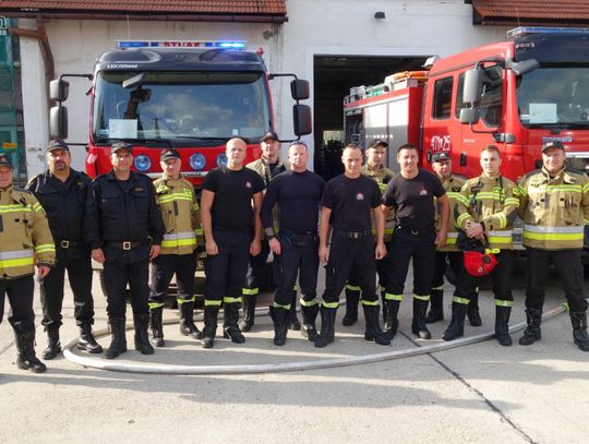 Strażacy z Lubania przywitali kolegów wracających z Grecji