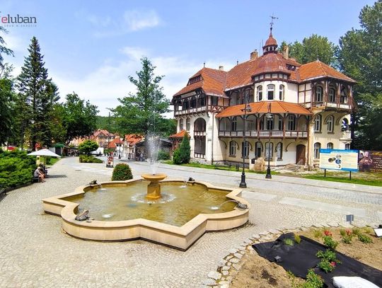Świeradów-Zdrój ogranicza koszenie trawników. To świadomy wybór, nie zaniedbanie