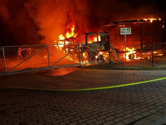 Sześć spalonych TIR-ów w bazie transportowej w Osiecznicy