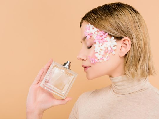 Szukasz prezentu na Święta? Sprawdź, jakie perfumy sprawdzą się idealnie!