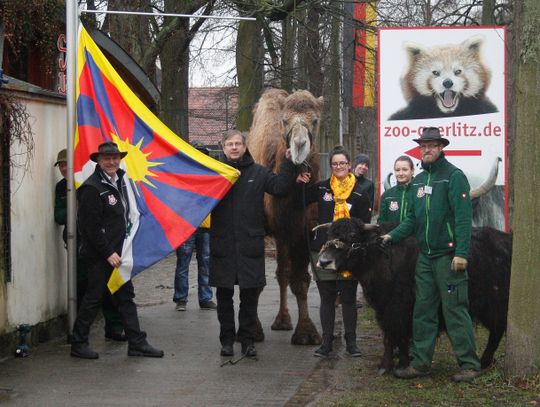 Tybetańska flaga znów powiewa w Naszym Zoo Görlitz-Zgorzelec