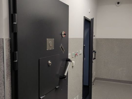 Uciekał przed policją, miał narkotyki i 7 sądowych zakazów