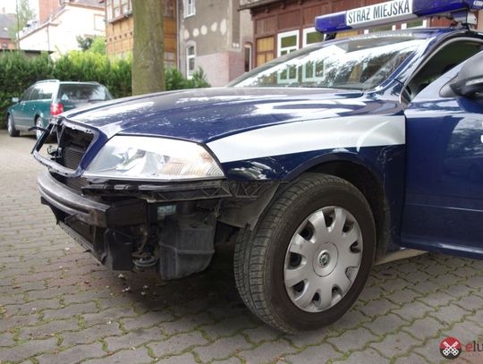 Ukradł auto bo chciał pojeździć po lasach