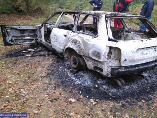 Ukradł auto, ukrył je, a następnie spalił