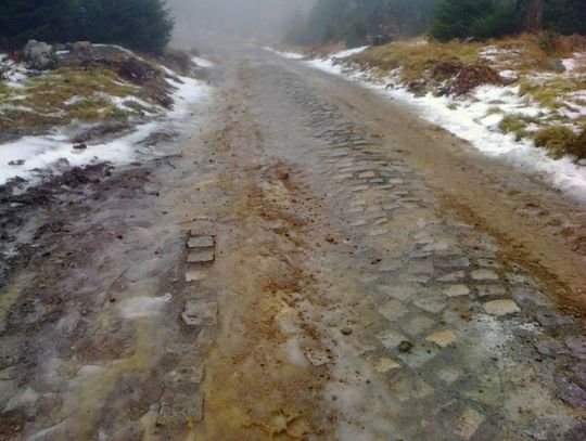 Uwaga! Trudne warunki w Karkonoszach!