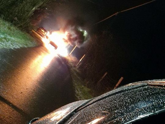 W piątek nad ranem w Henrykowie Lubańskim spłonęły dwa samochody