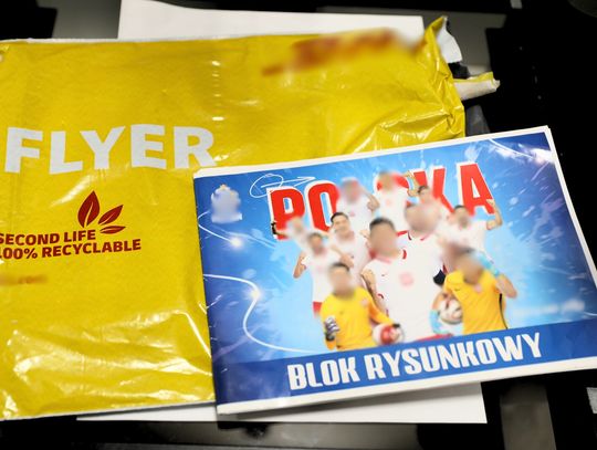 W trakcie rutynowej kontroli znaleziono narkotyki ukryte w bloku rysunkowym