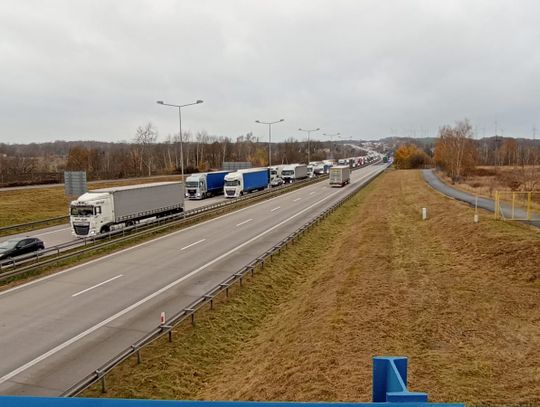 Wypadek na A4. Autostrada zablokowana na dziewiątym kilometrze w kierunku Wrocławia
