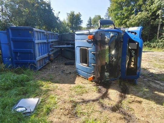 Wypadek na budowie w Świeciu. Kierowca ciężarówki trafił do szpitala