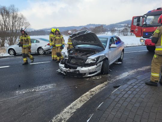 Wypadek w Radomierzu. Jedna osoba w szpitalu, duże utrudnienia na DK3