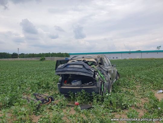 Po pijanemu rozbiła BMW, jadąc z rocznym dzieckiem