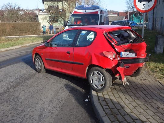 Zderzenie osobówek w Olszynie