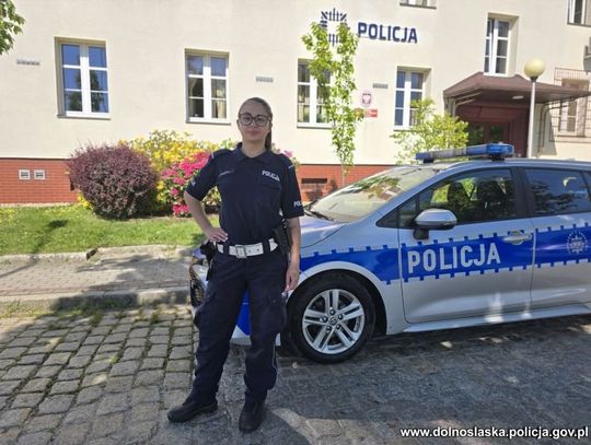 Zszedł z dachu po rozmowie z policjantką. Jej opanowanie zapobiegło tragedii