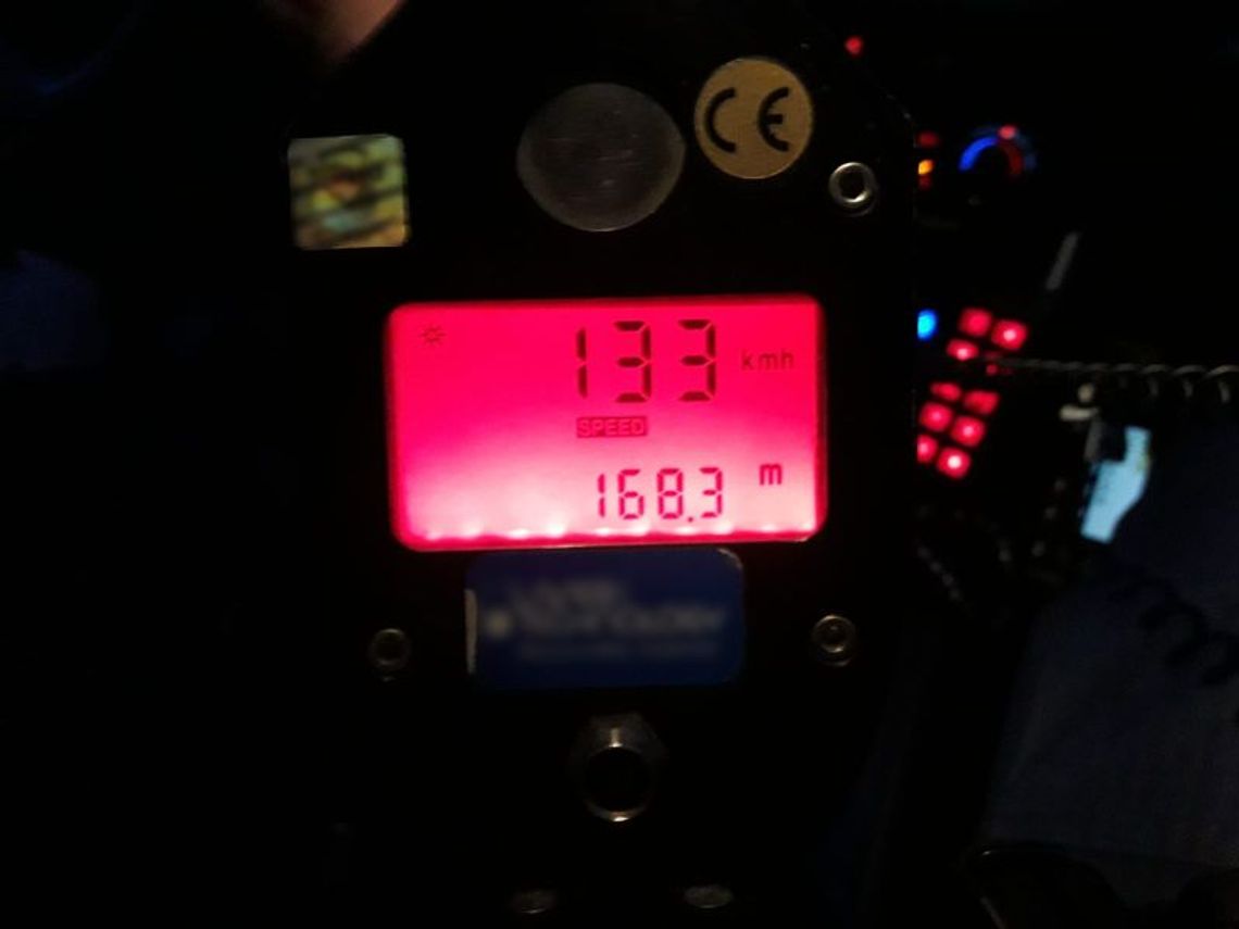 22-latek słono zapłaci - w terenie zabudowanym jechał 133 km/h