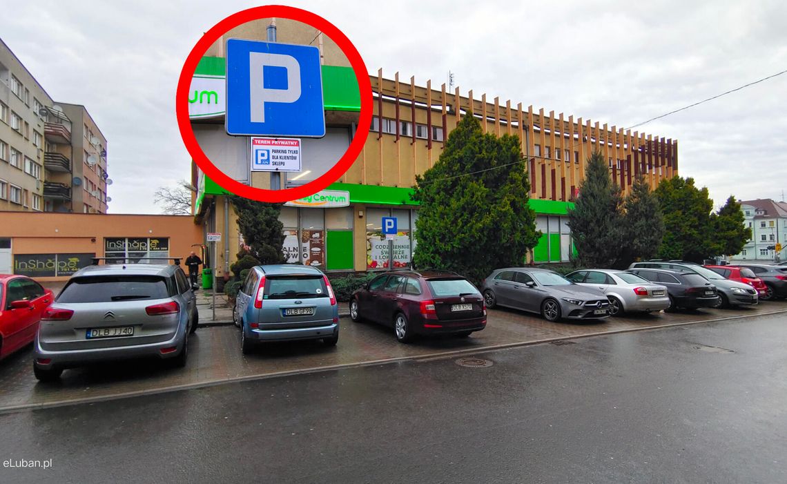 Lubań. Parking tylko dla klientów sklepu, gdzie parkować w centrum