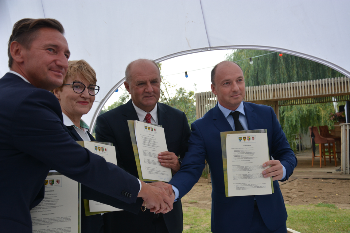 Cztery samorządy razem dla ratowania Odry. Marszałkowie nadodrzańskich regionów podpisali Porozumienie