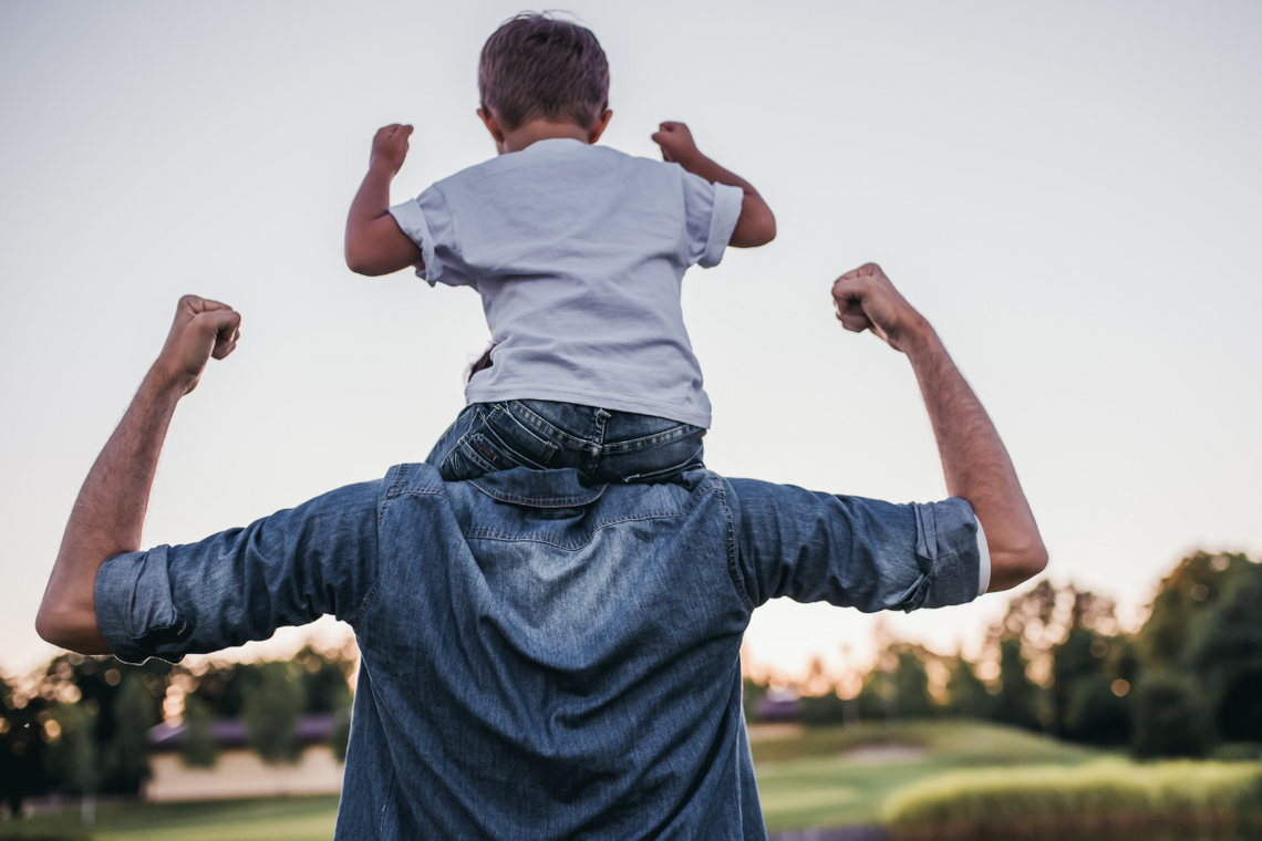 Dlaczego ojcowie nie korzystają z urlopu rodzicielskiego? Bo boją się o swoją pracę