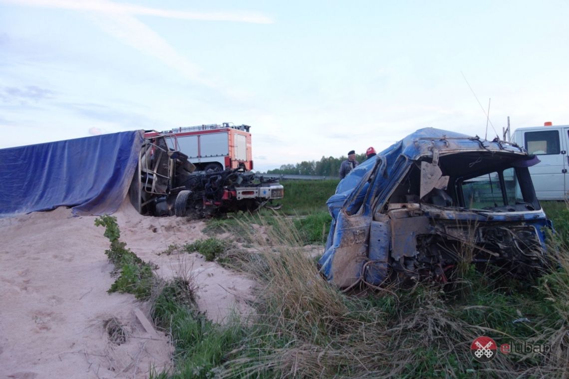 Dwie osoby w szpitalu, po zderzeniu TIR-a z traktorem