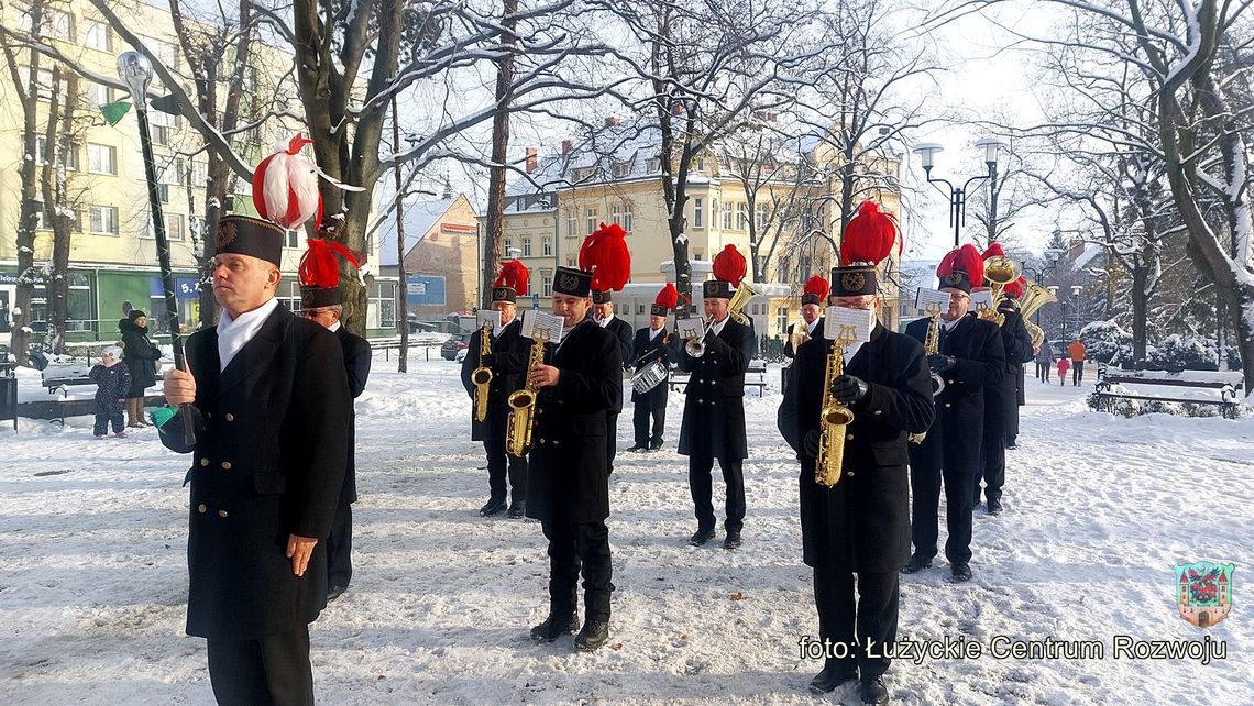 Dziś Barbórka! Górnicza orkiestra dęta przeszła ulicami Lubania