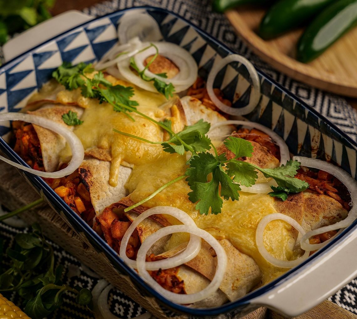Enchilada z ryżem i kurczakiem