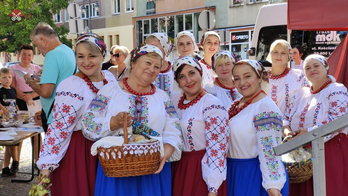 FolkArt’25 w lubańskim rynku. Muzyka, stroje i smaki regionu