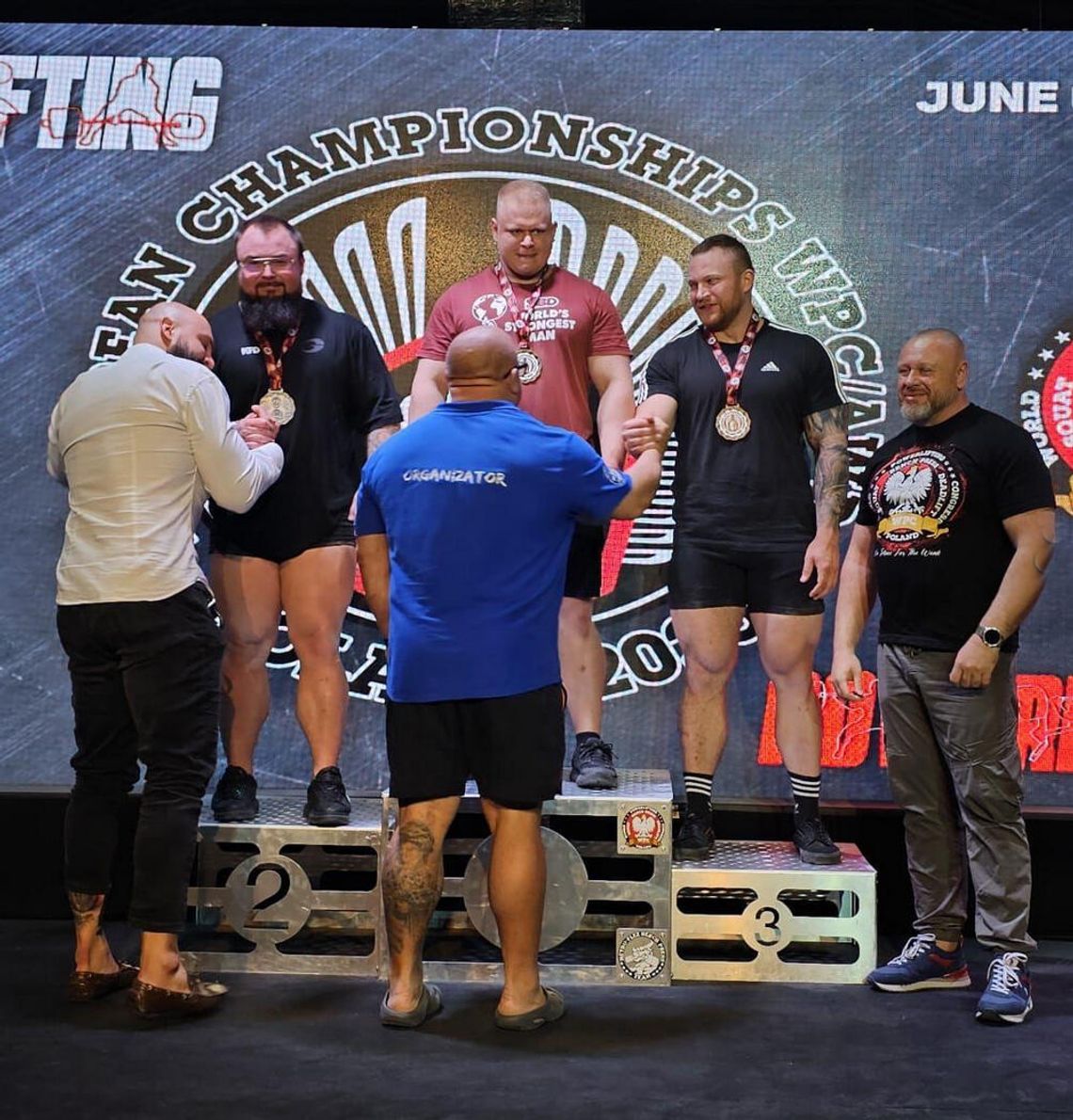 Funkcjonariusz Zakładu Karnego w Zarębie na podium Mistrzostw Europy WPC