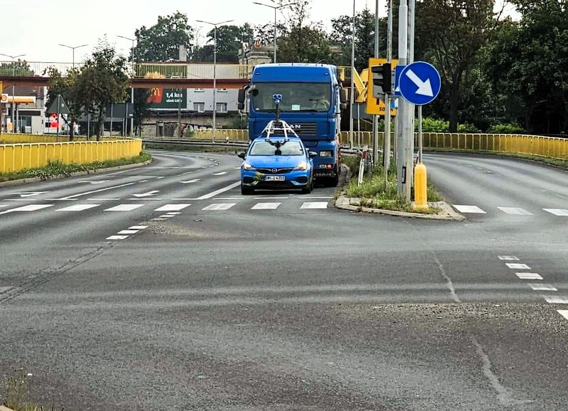 Google Street View aktualizuje mapy Lubania. Auto z kamerą na DK30