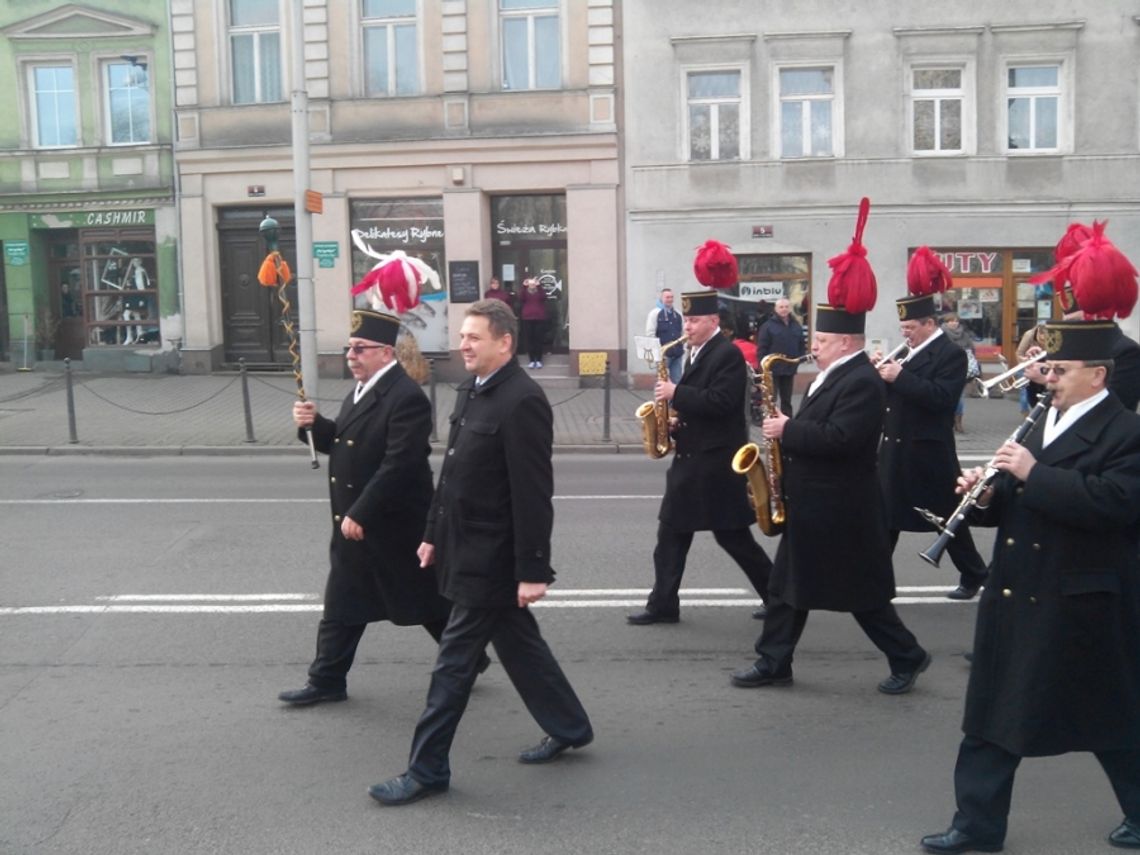 Górnicza orkiestra przemaszerowała przez miasto