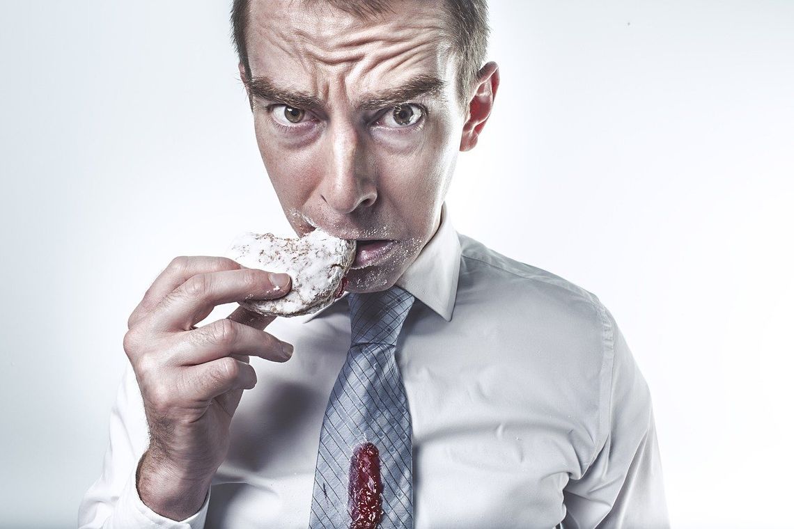 Jak od "ciasteczka na nerwy" przechodzimy w kompulsywne objadanie, czyli jak destrukcyjna może być dieta?`