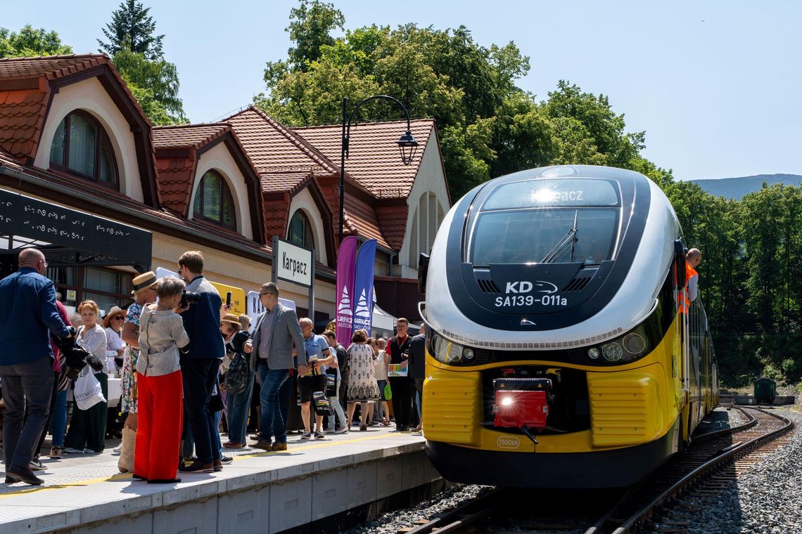 Kolejowa rewolucja na Dolnym Śląsku. Pociągi wracają do Karpacza!