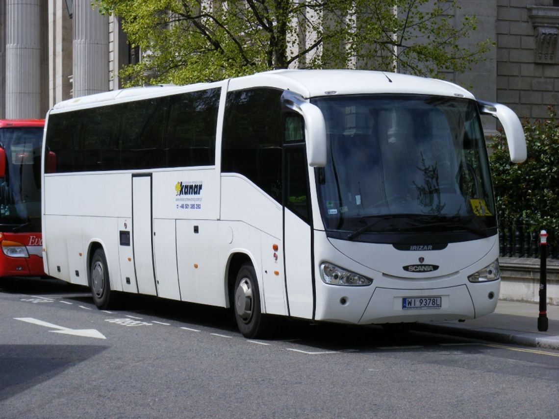 Kontrole autokarów już się rozpoczęły.