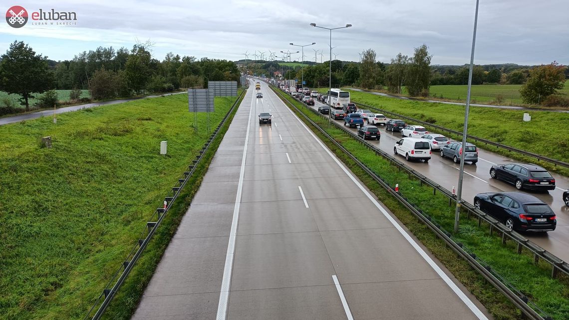 [WIDEO] Korki na autostradzie A4. Kontrole aut na polsko-niemieckiej granicy