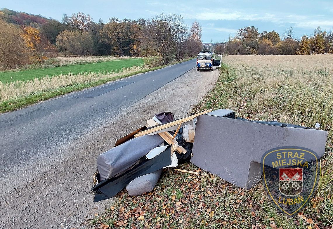 Lubań. Śmieci od sąsiada - teraz mandat i sprzątanie