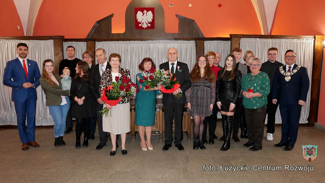 Lubań. Złote pary małżeńskie odebrały medale i życzenia