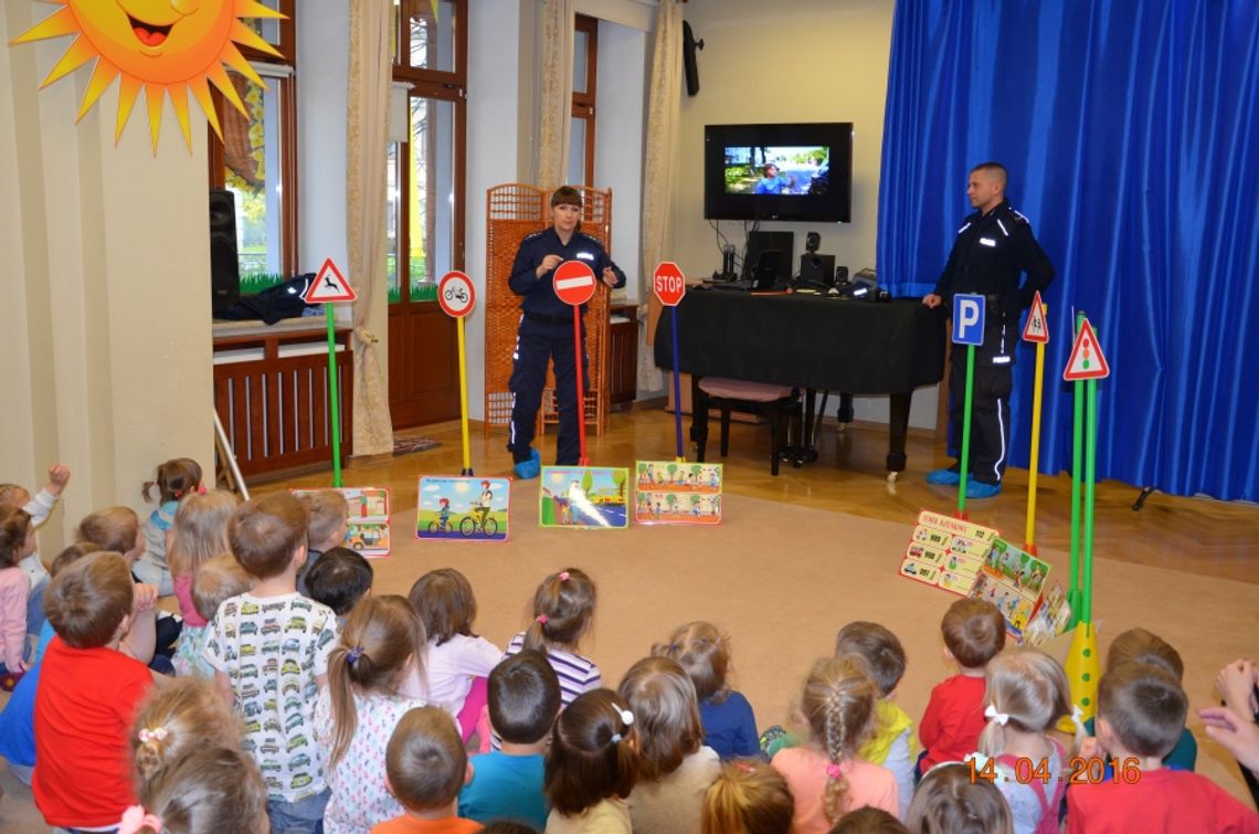 Lubańscy policjanci odwiedzili małych akademików