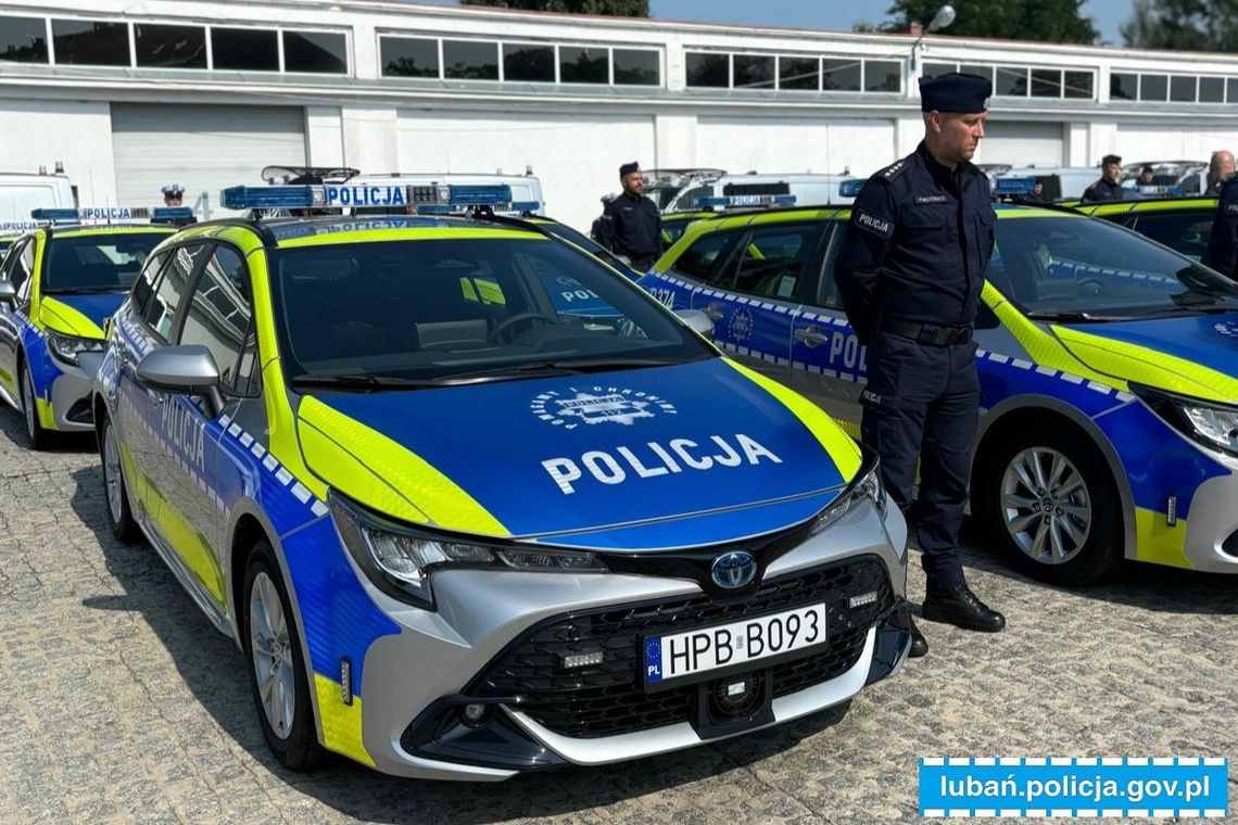 Lubańska drogówka ma nowe auto, dziś toyota wyjechała na pierwszą służbę