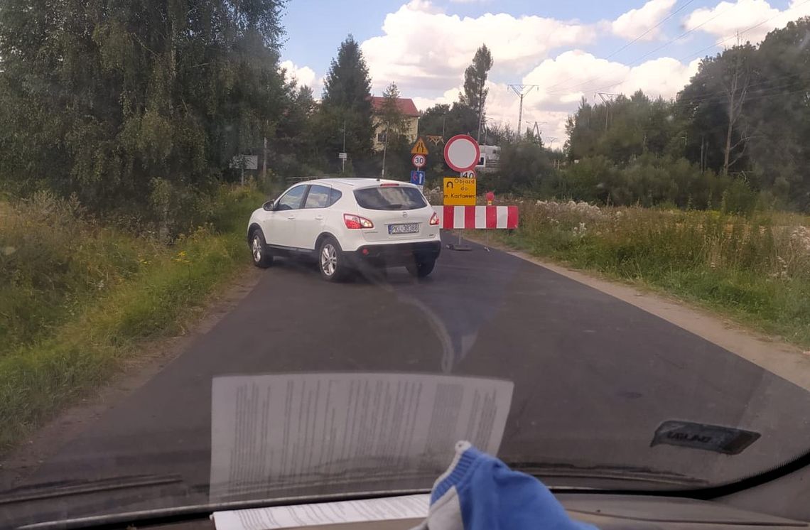 Most w Mirsku zamknięty. Mieszkańcy zaskoczeni brakiem oznakowania objazdu