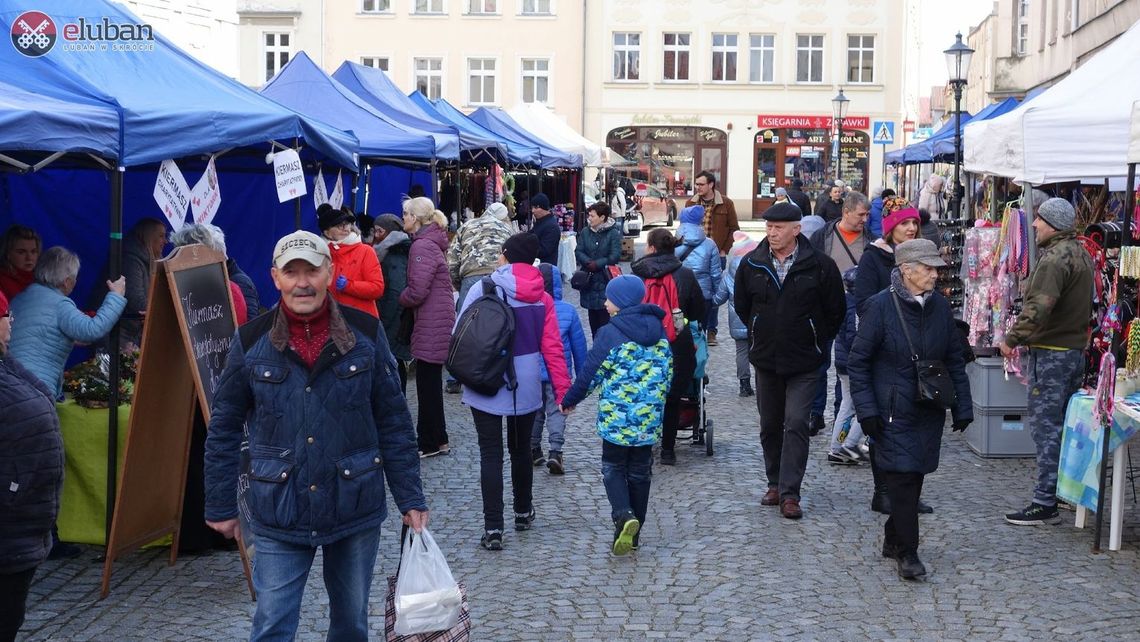 Na lubańskim rynku trwa Jarmark Wielkanocny