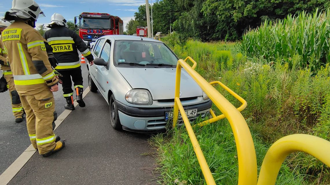 Nie opanowali pojazdów na mokrej nawierzchni. Dwa zdarzenia w tym samym miejscu