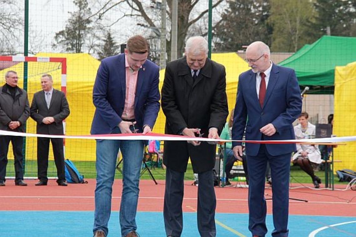 Oficjalne otwarcie boiska lekkoatletycznego w Pisarzowicach