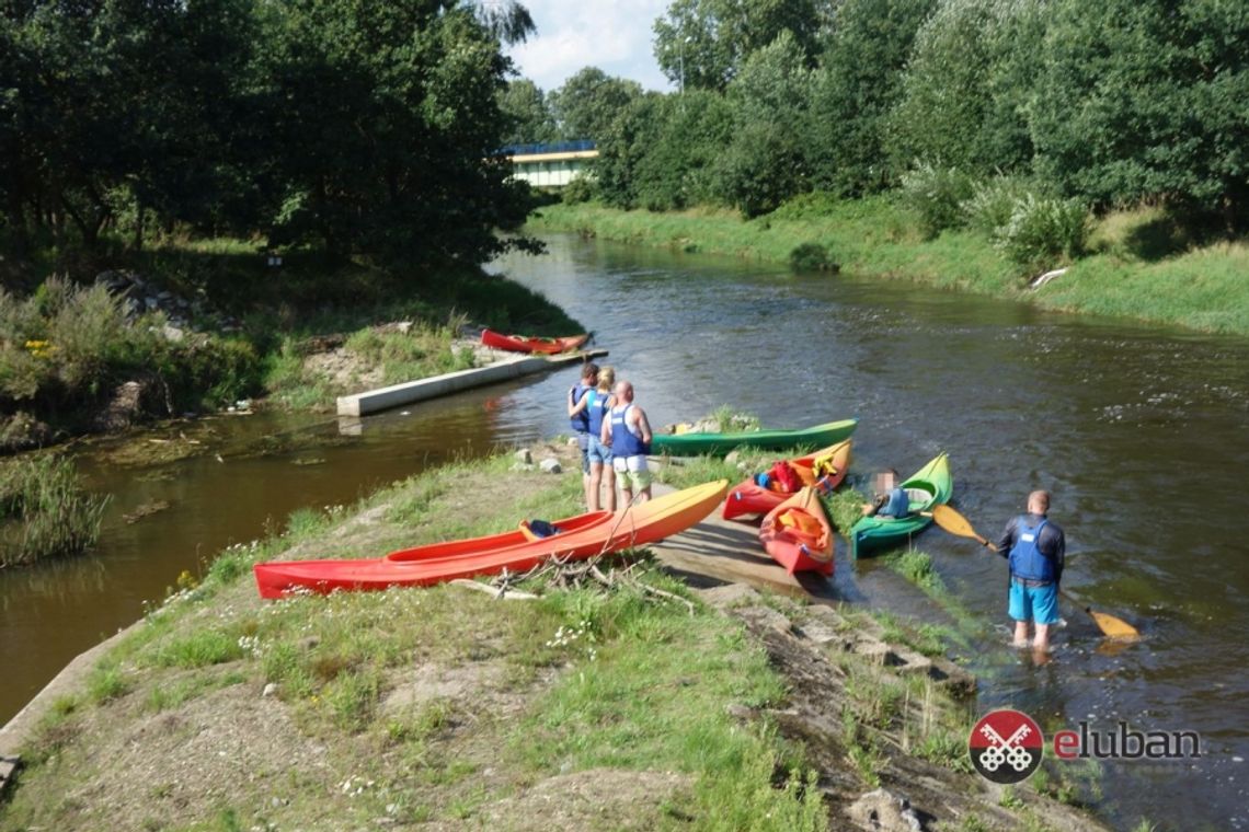 Omal nie utonęła szóstka kajakarzy